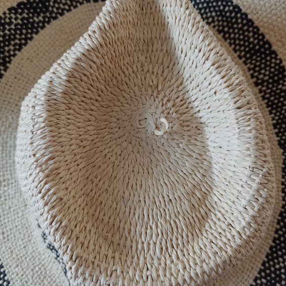 Striped large sun hat - Picture 3 of 6
